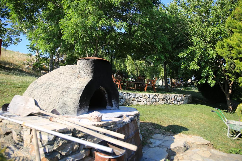 Отель Ataol Tatil Ciftligi Бозджаада Экстерьер фото