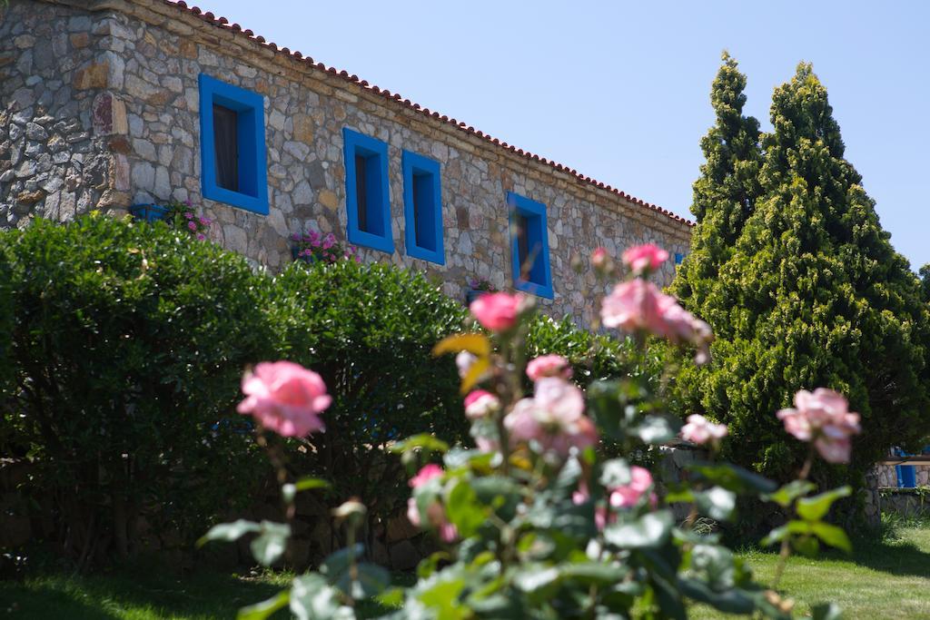 Отель Ataol Tatil Ciftligi Бозджаада Экстерьер фото