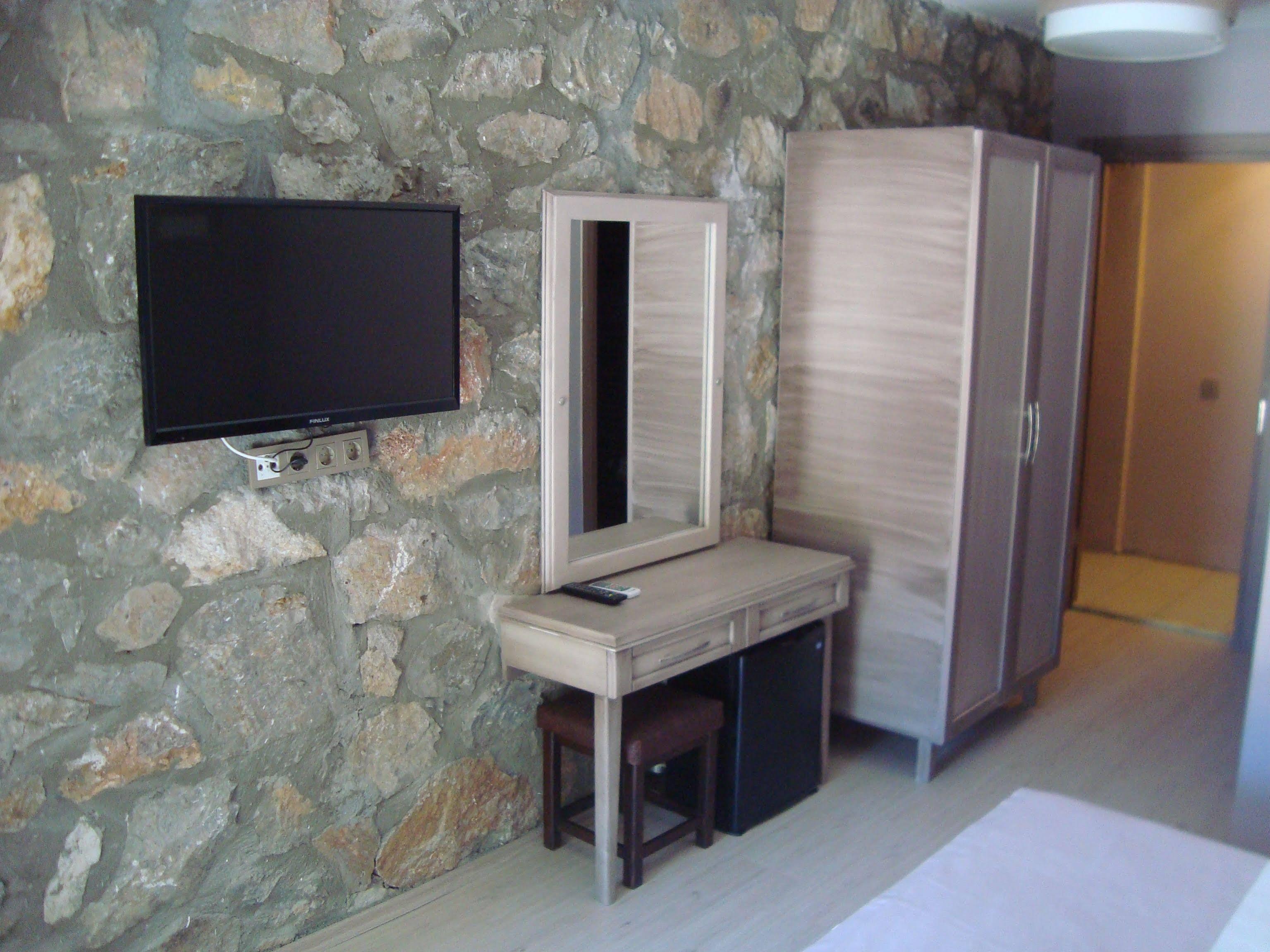 Отель Ataol Tatil Ciftligi Бозджаада Экстерьер фото