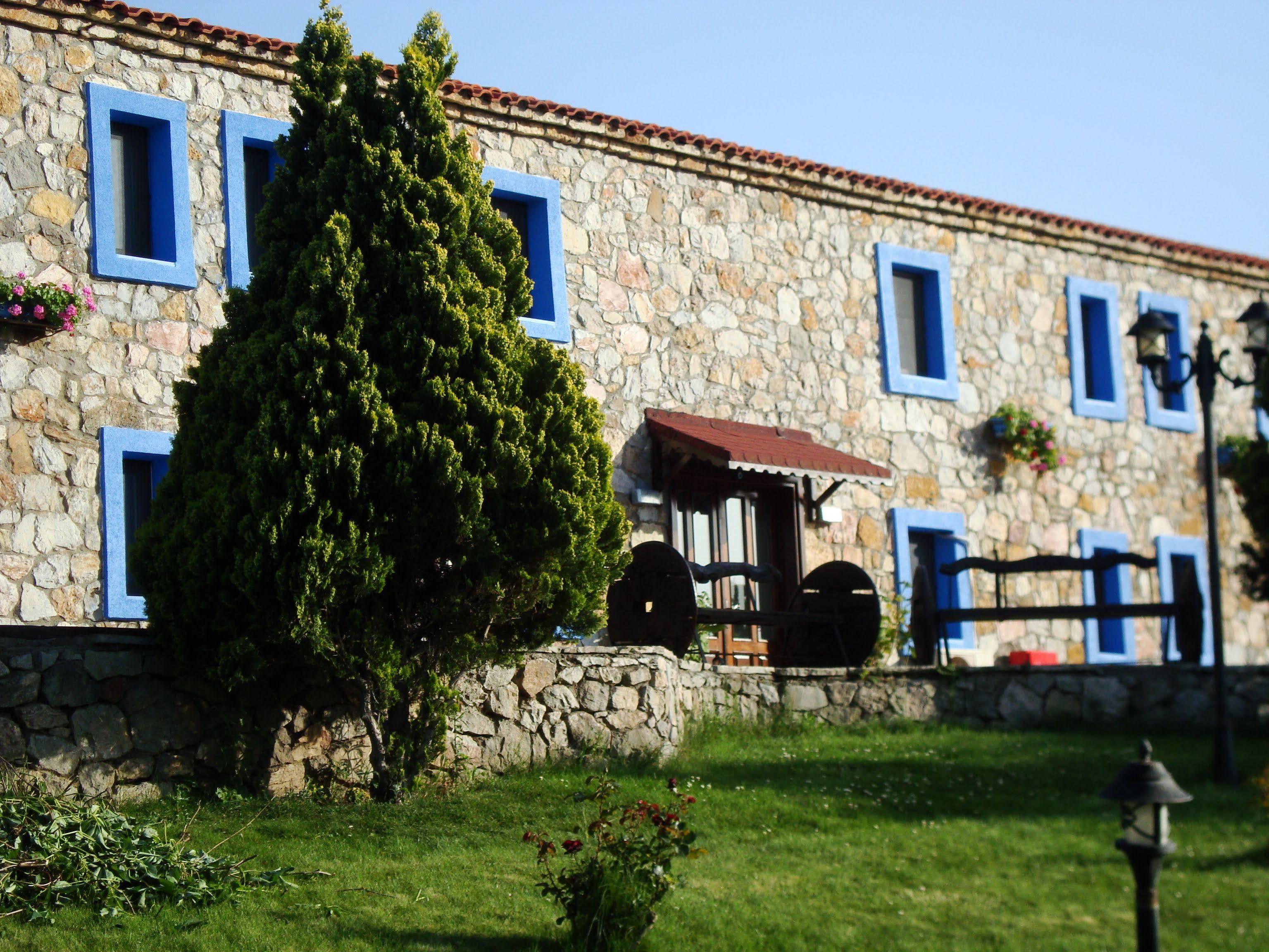 Отель Ataol Tatil Ciftligi Бозджаада Экстерьер фото